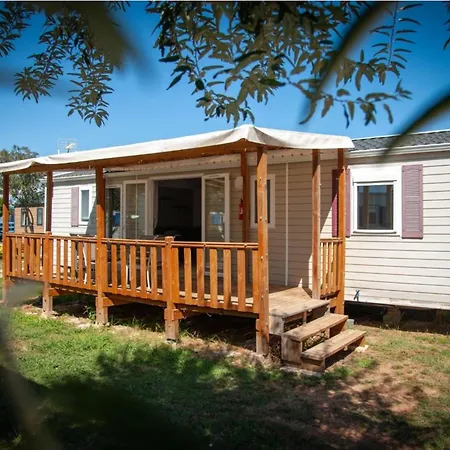 Kemping Mobile-home Avec Terrasse Pour 4, Cuisine Equipee - Api-1-52-1085