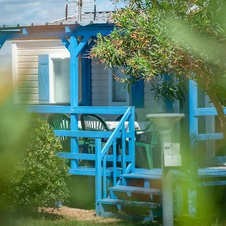 Mobile-home Avec Terrasse Pour 4, Cuisine Equipee - Api-1-52-1085 Marseillan (Herault)