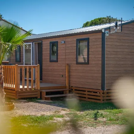 Kemping Mobile-home Avec Terrasse Pour 4, Cuisine Equipee - Api-1-52-1085