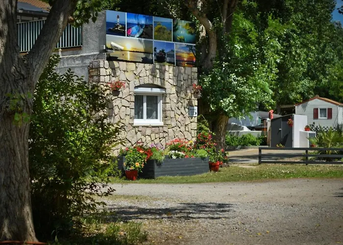 Mobile-home Avec Terrasse Pour 4, Cuisine Equipee - Api-1-52-1085 Марсейан